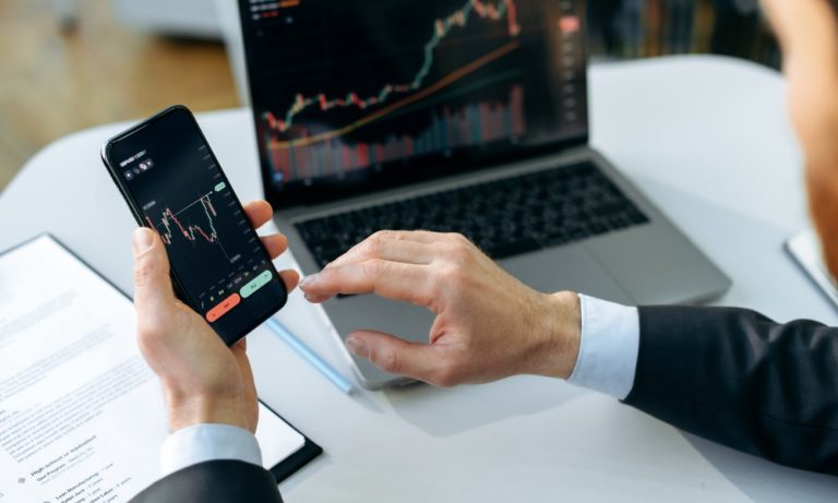 How Midcap Funds Help Investors Diversify in a Volatile Market